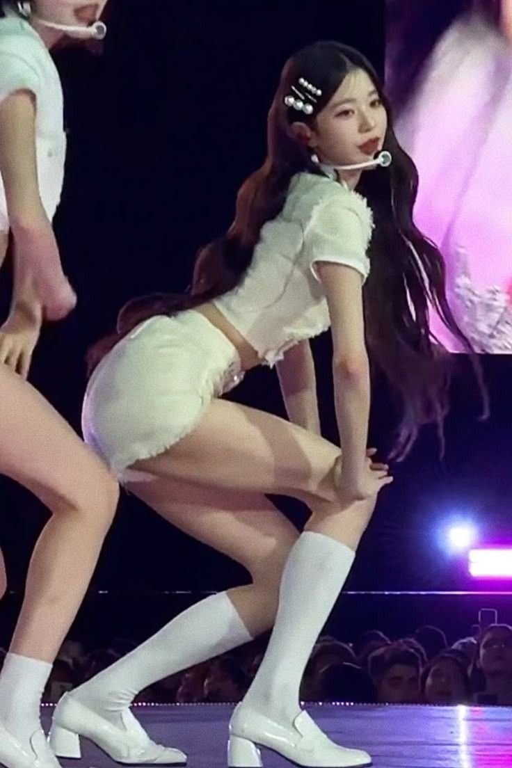 ICkjFqyb kpop gg ass 06.jpg